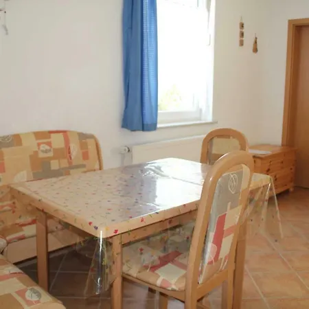 Sturmfeld Ferienwohnung 4 *